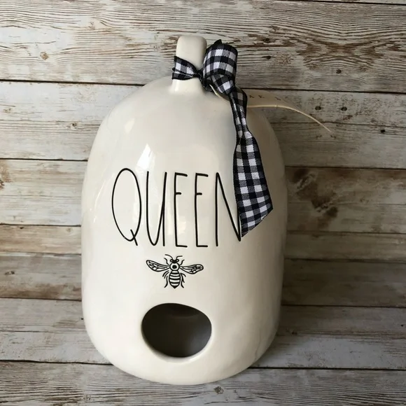 Rae Dunn Queen Beehive Birdhouse - Picture 1 of 3